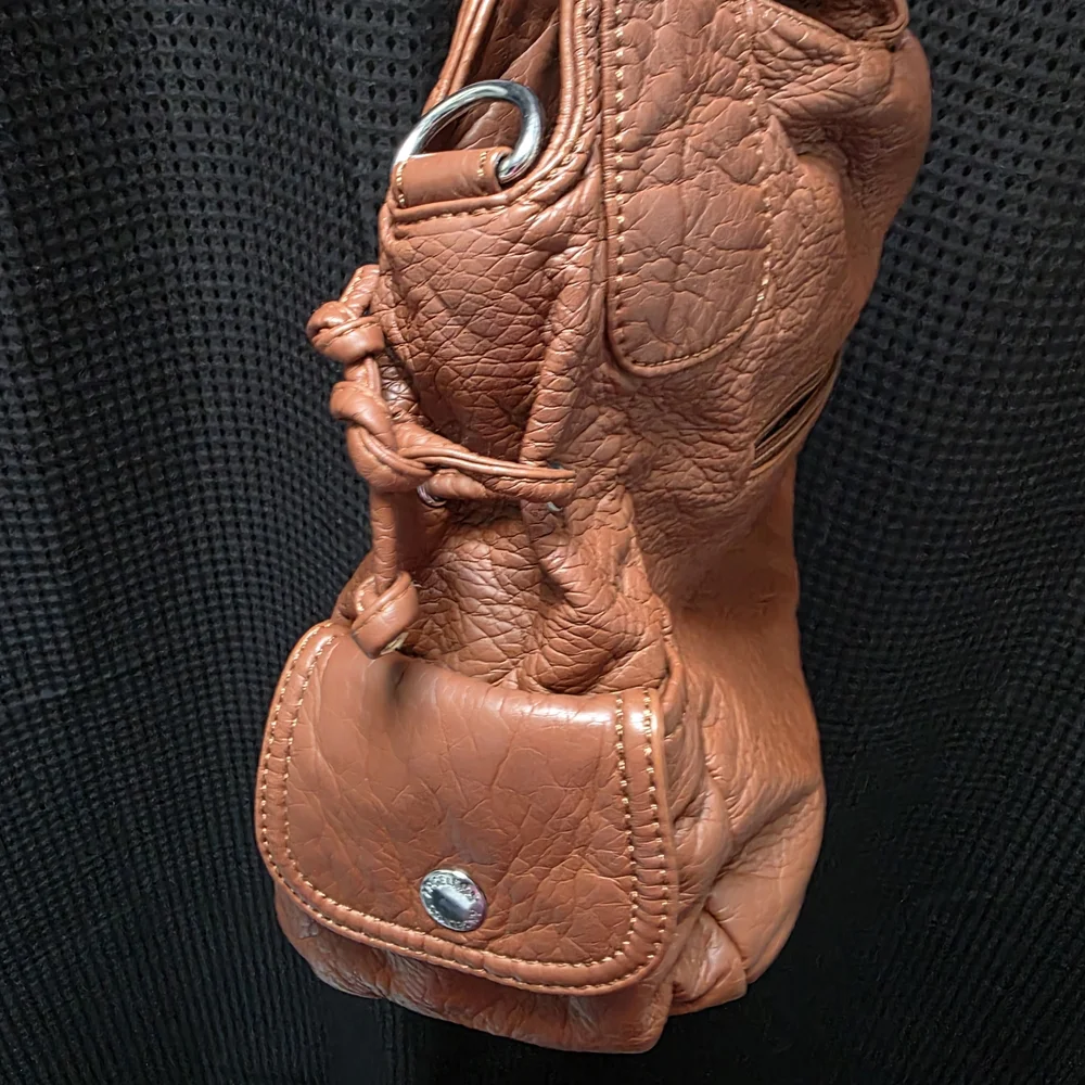 Angel Kiss Brown Handbag - Picture 5 of 12